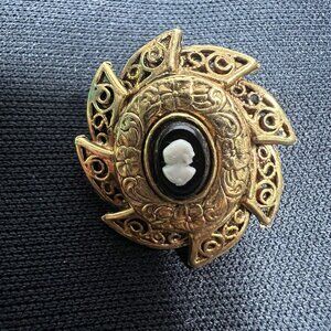 Vintage Victorian Revival Brooch Pin White and Black Cameo Gold Tone Unmarked